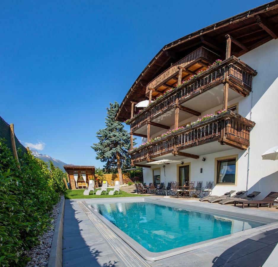 Alpenresidenz Maria Hotel Silandro Exterior photo
